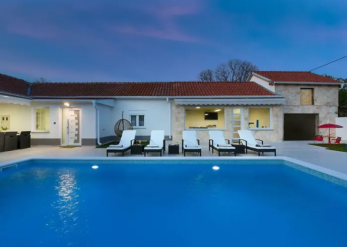 Villa Mare - With Heated Pool