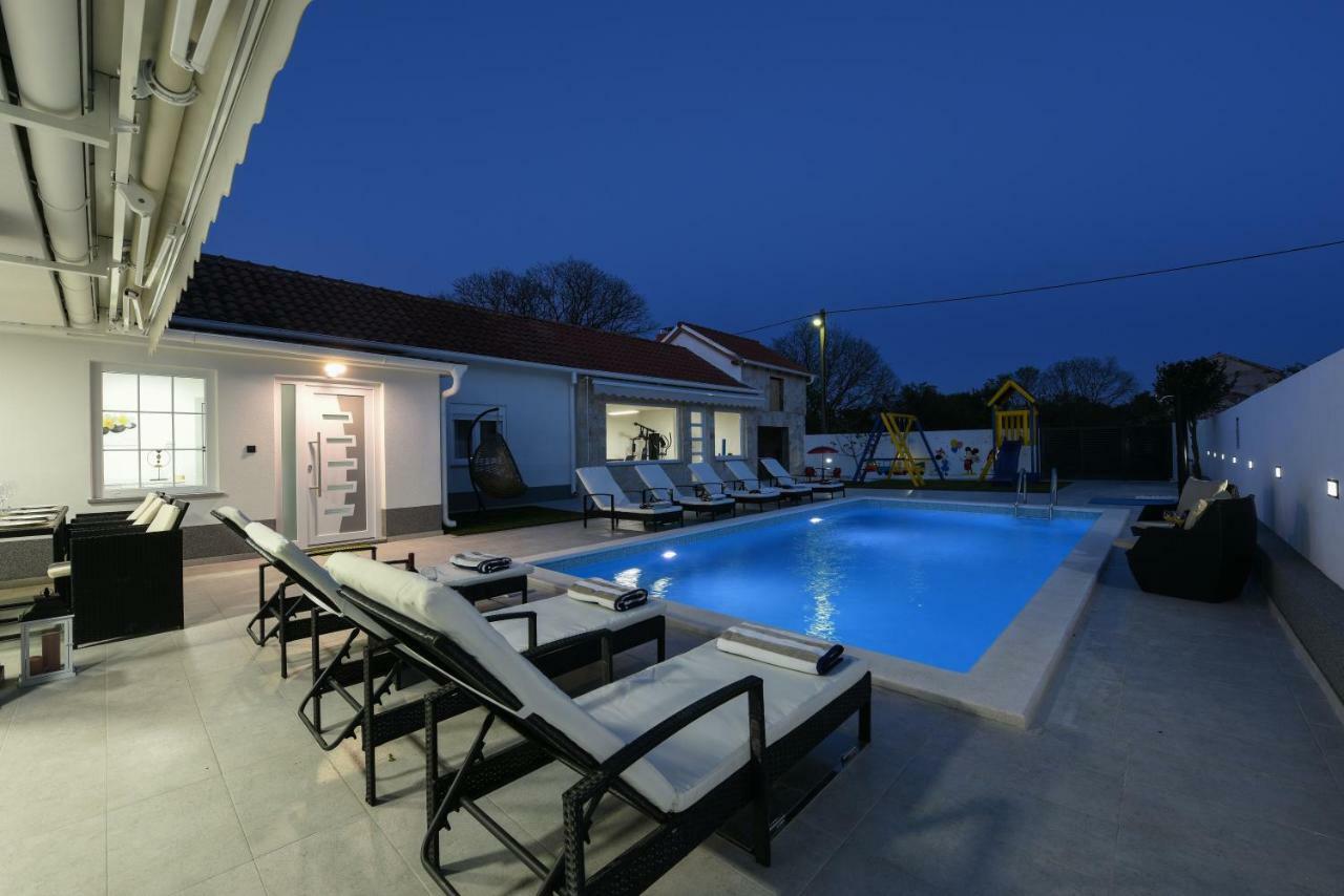 Villa Mare - With Heated Pool