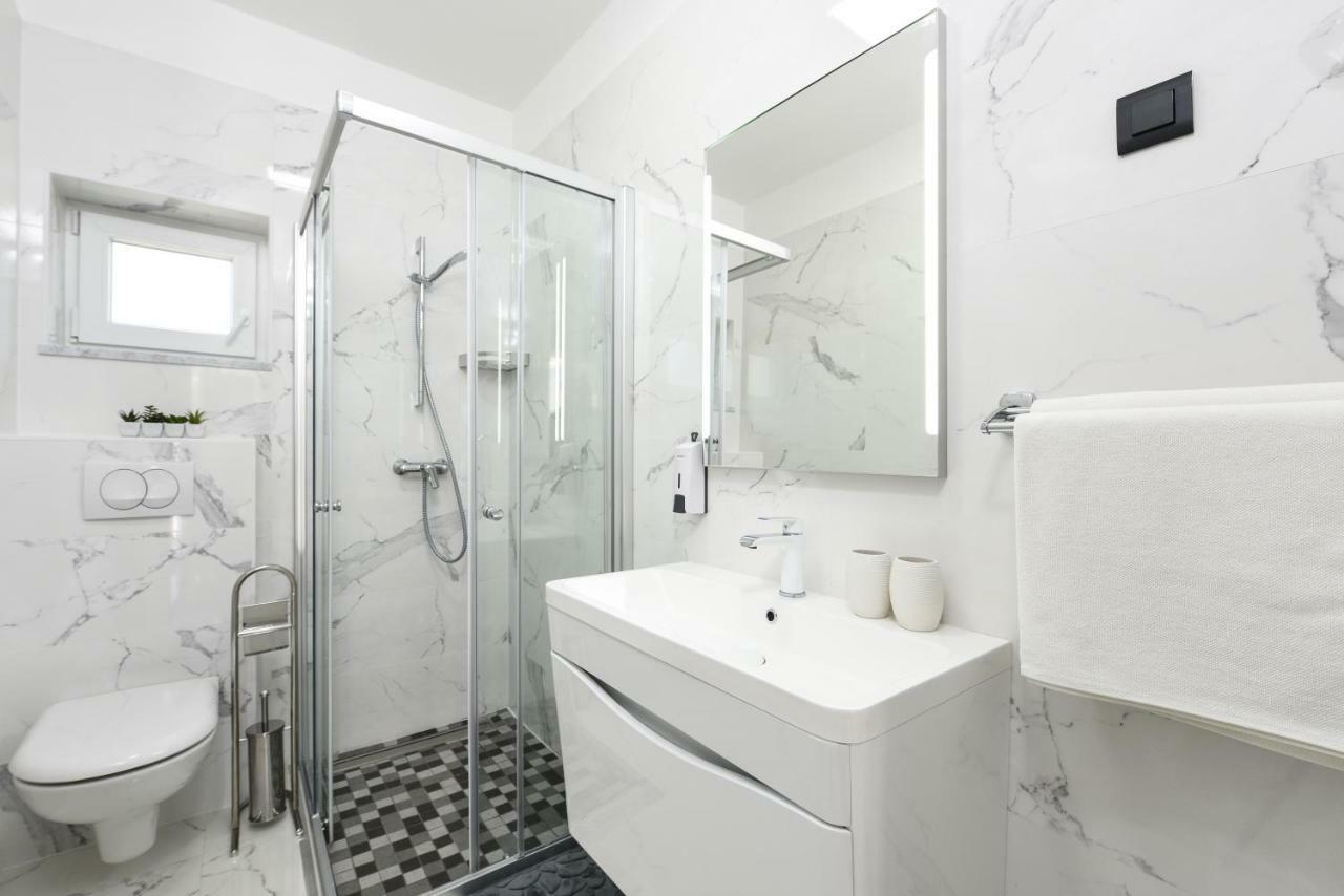 Mare - With Heated Pool Villa Zadar