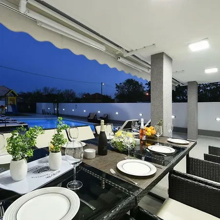 Villa Mare - With Heated Pool Zadar Exterior photo
