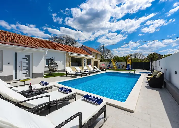 Villa Mare - With Heated Pool