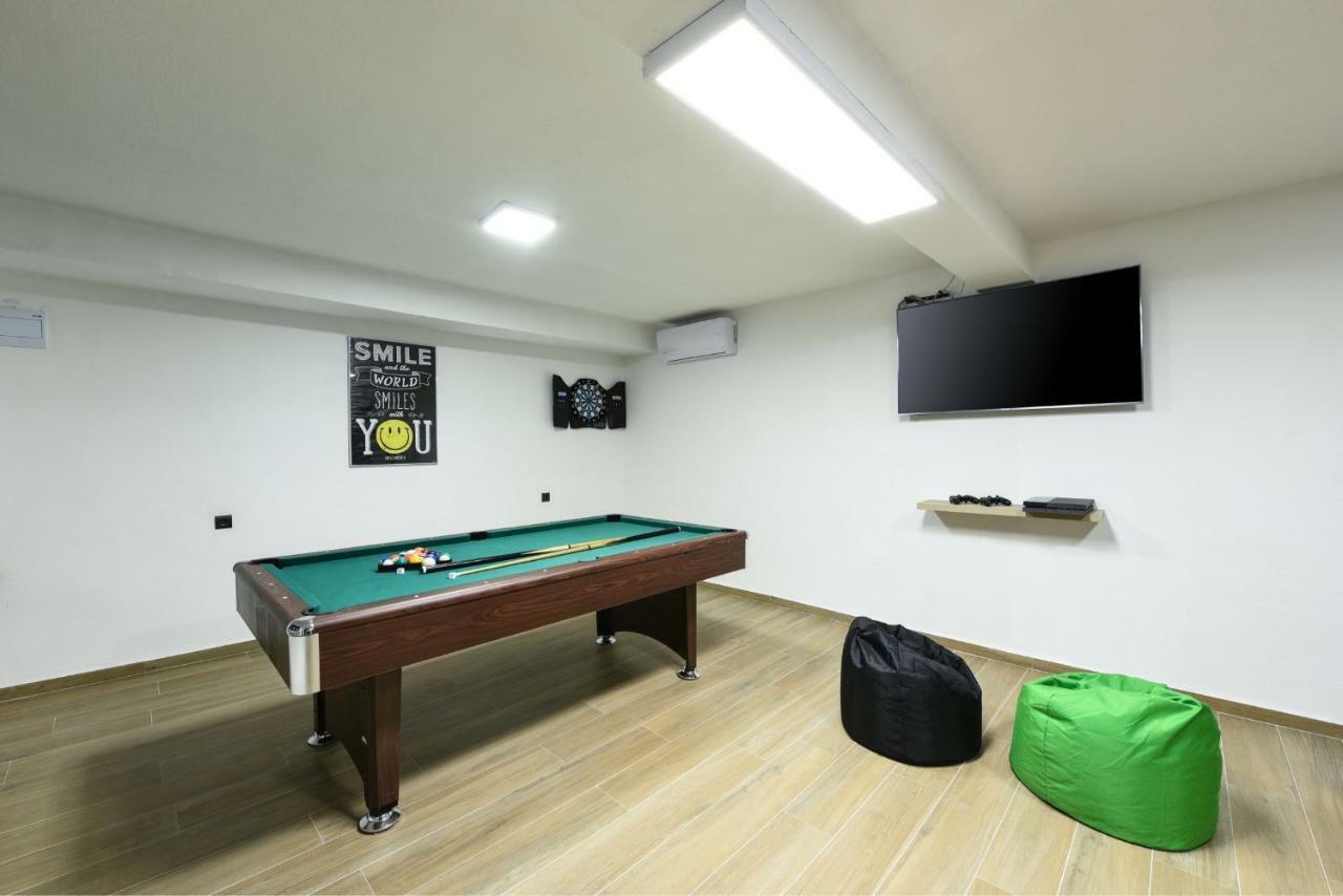 Vila Mare - With Heated Pool *